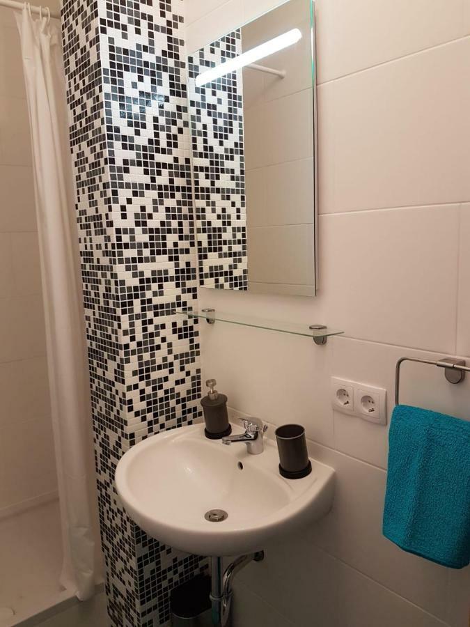 וינה Excellent 2 Bed Apartment 12 Mins From Center מראה חיצוני תמונה